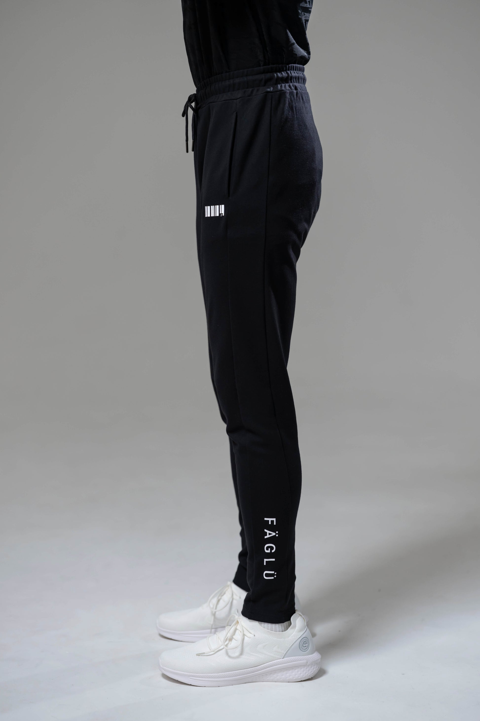 Stretch Jogger Pants [Black]
