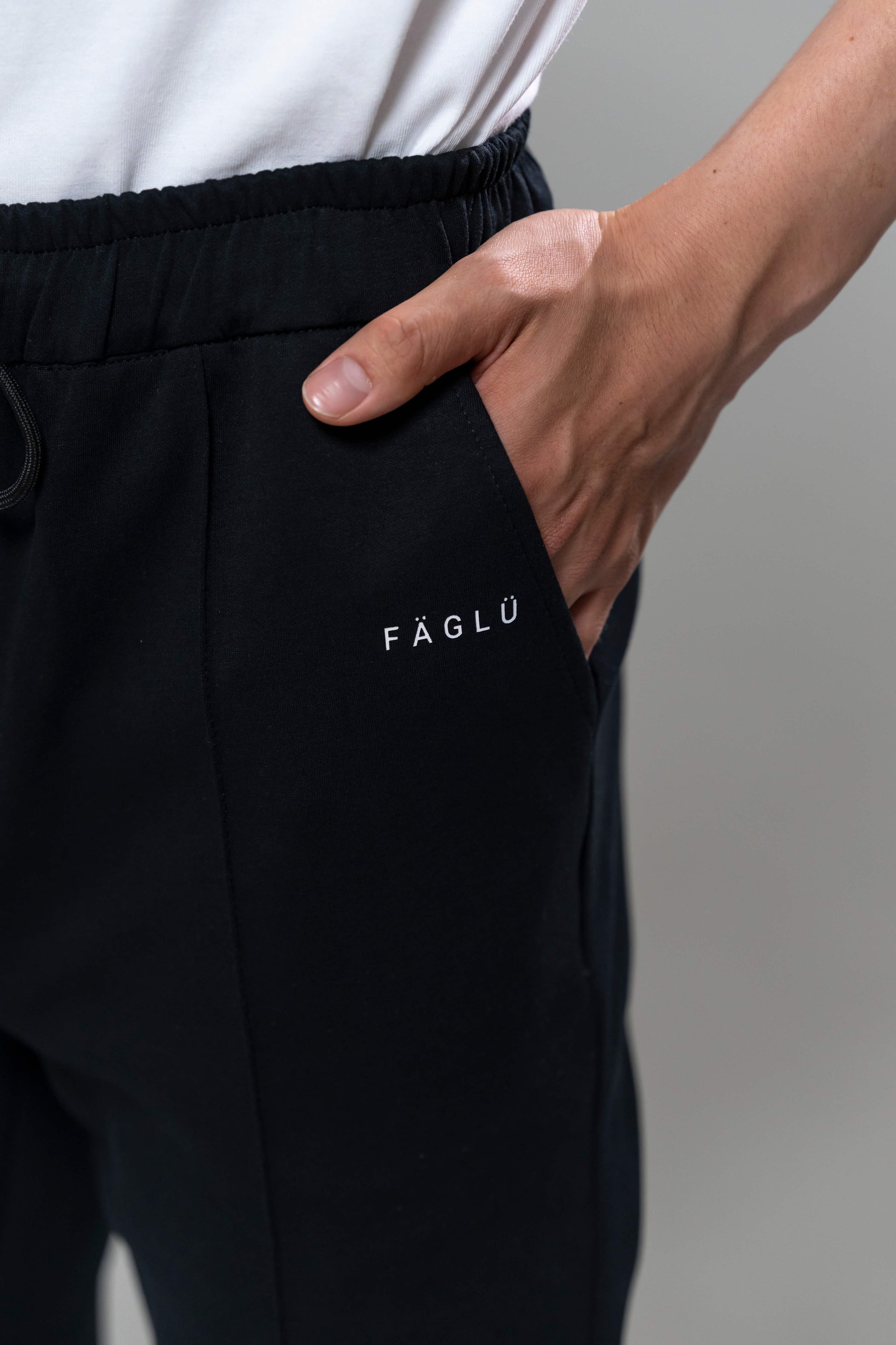 Slacks-Style Casual Pants [Black]
