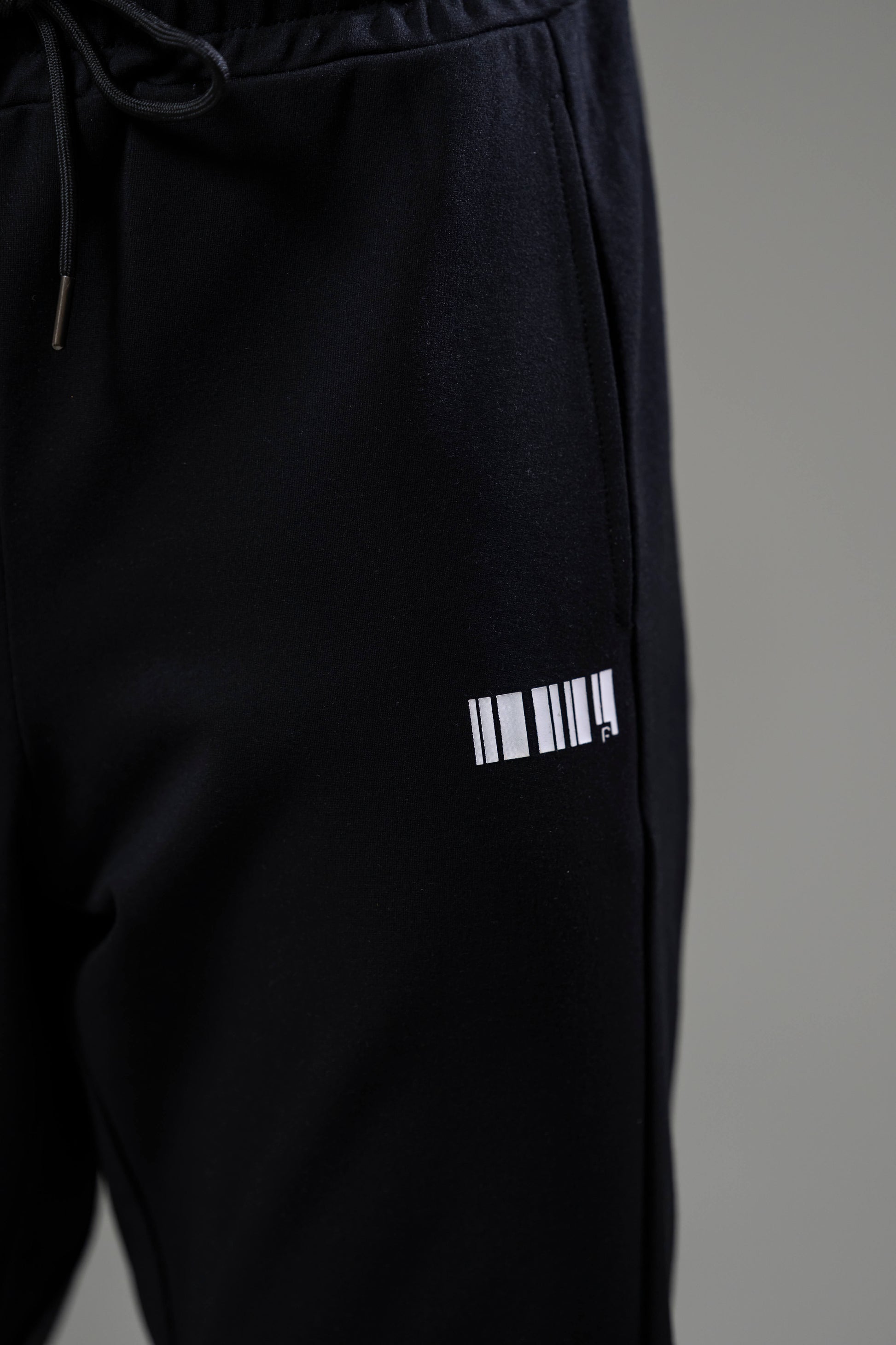 Stretch Jogger Pants [Black]