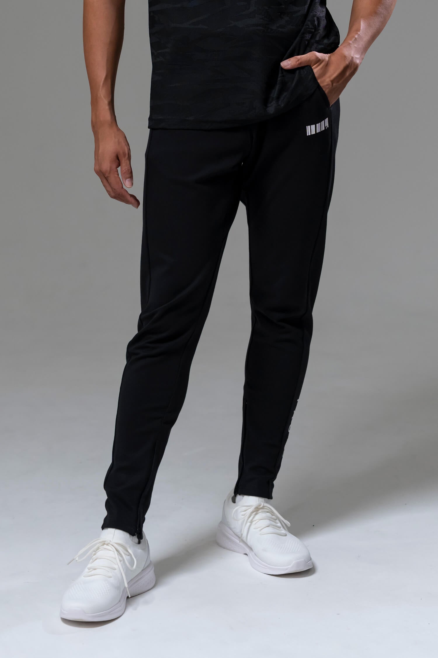 Stretch Jogger Pants [Black]