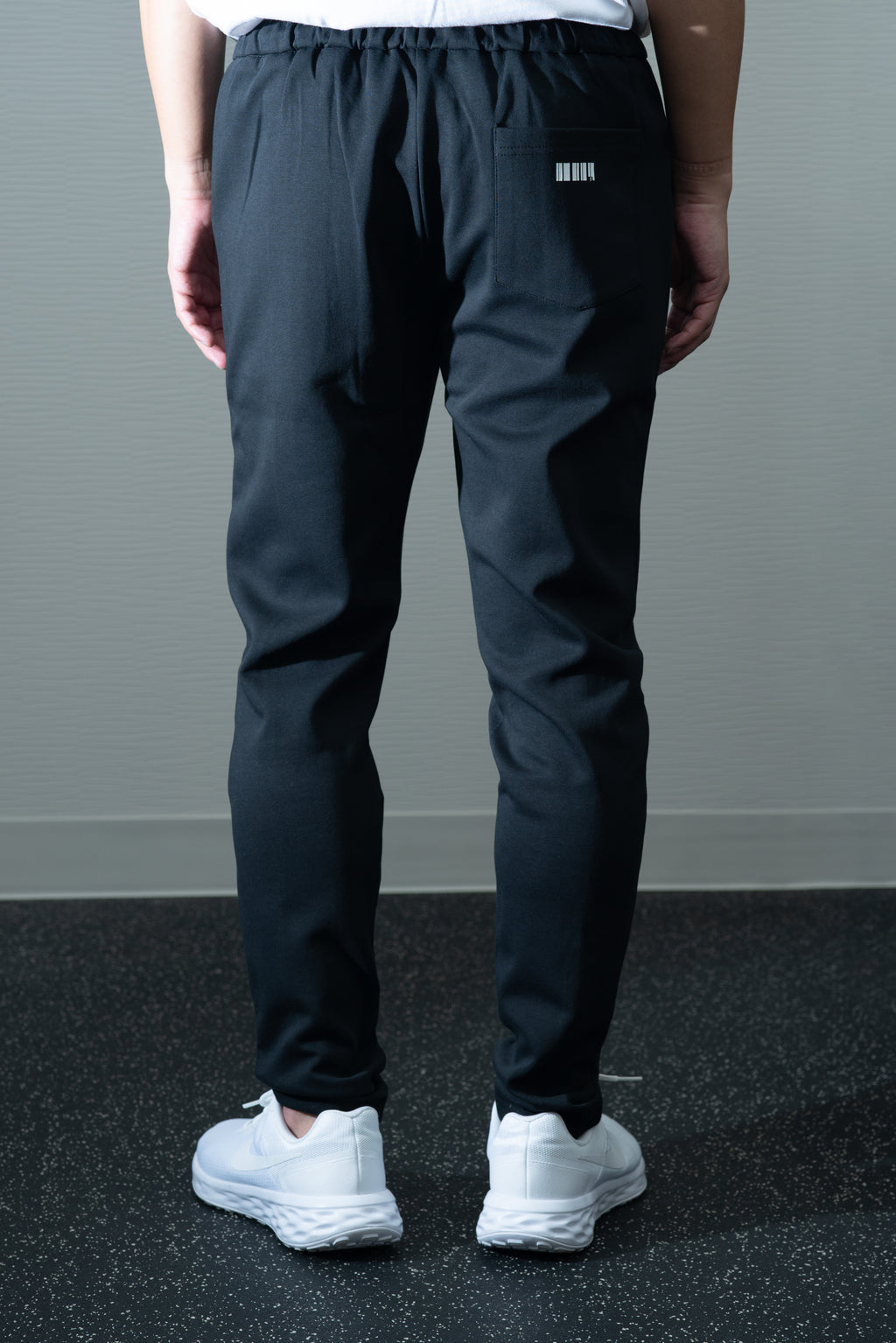 スラックススタイルカジュアルパンツ [Black]