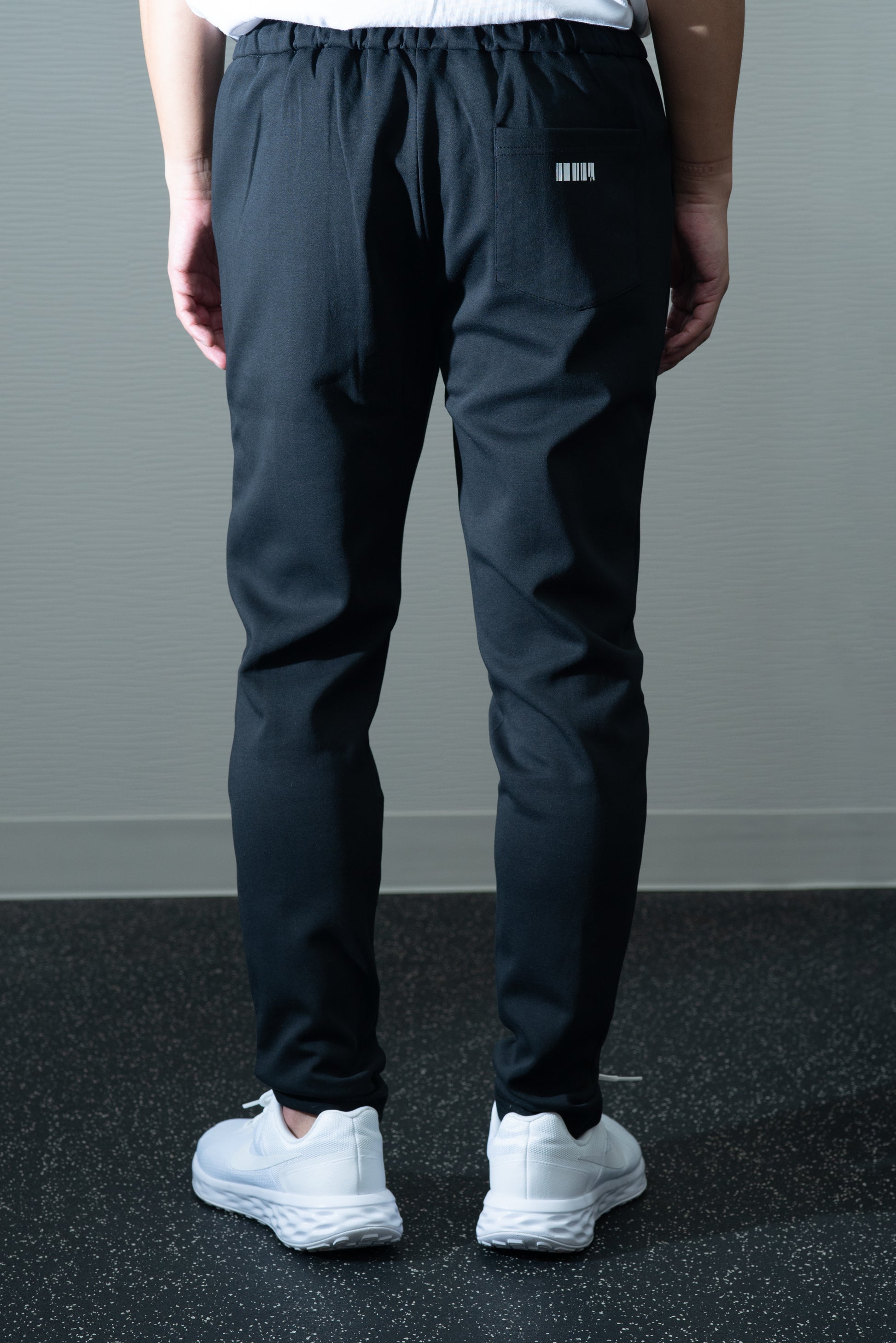 スラックススタイルカジュアルパンツ [Black]