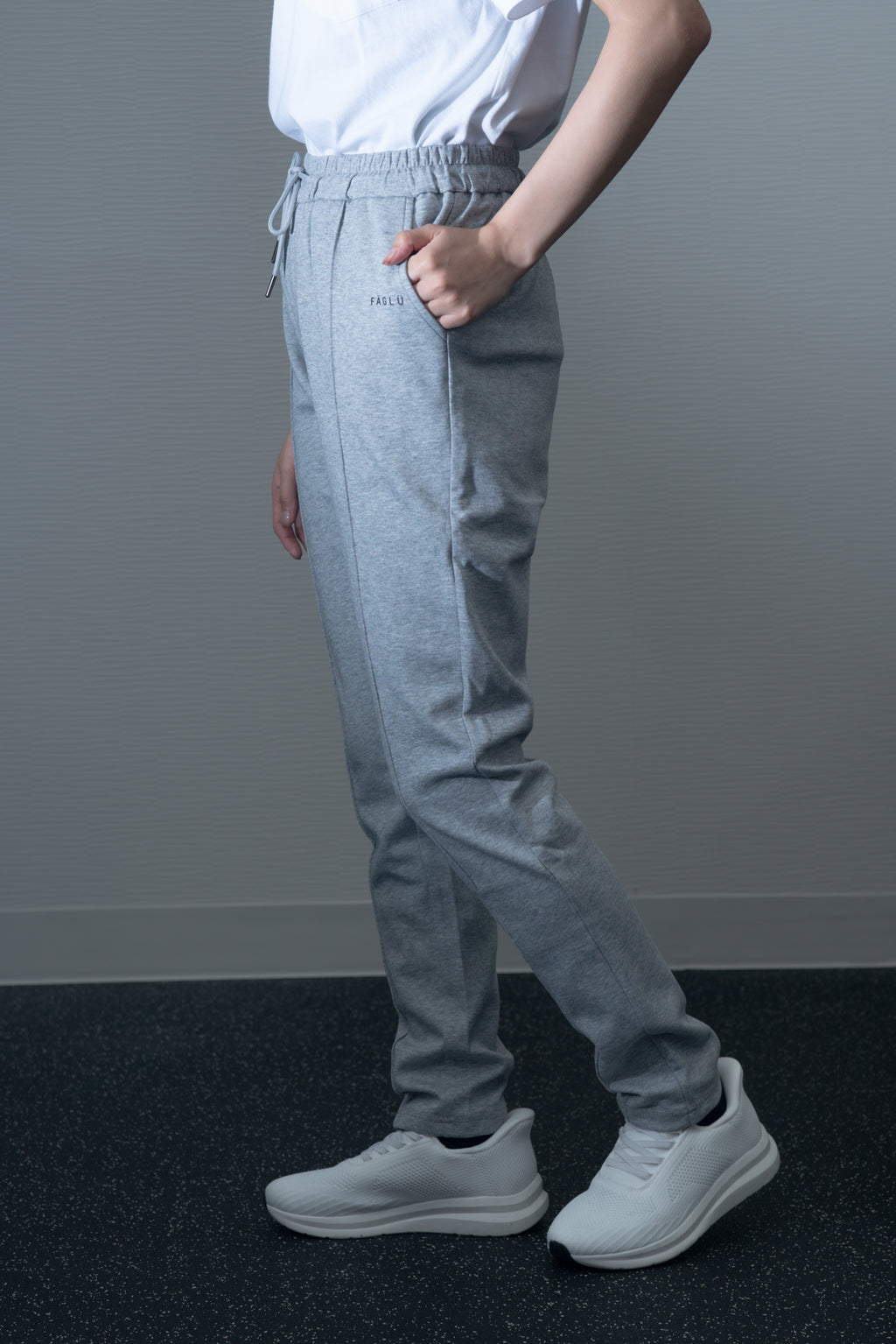 スラックススタイルカジュアルパンツ [Grey]