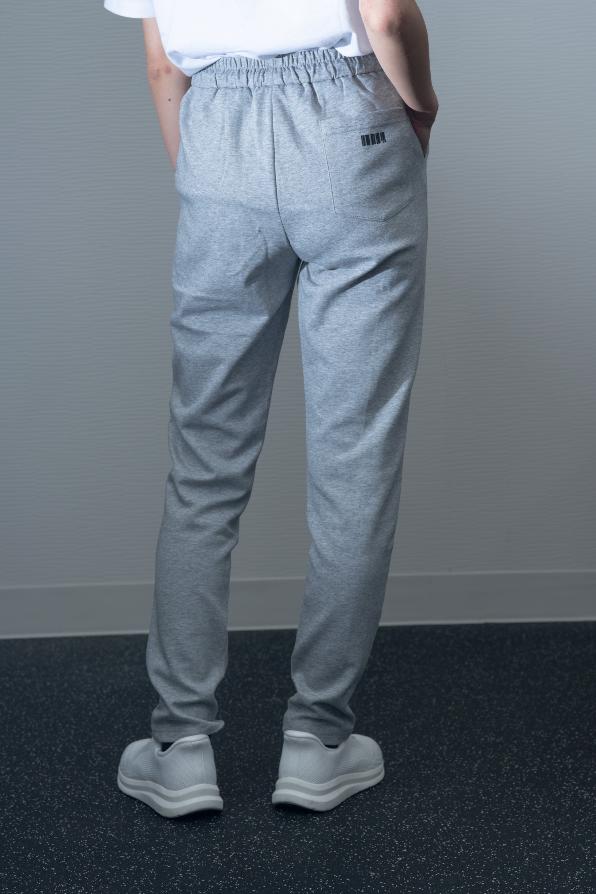 スラックススタイルカジュアルパンツ [Grey]