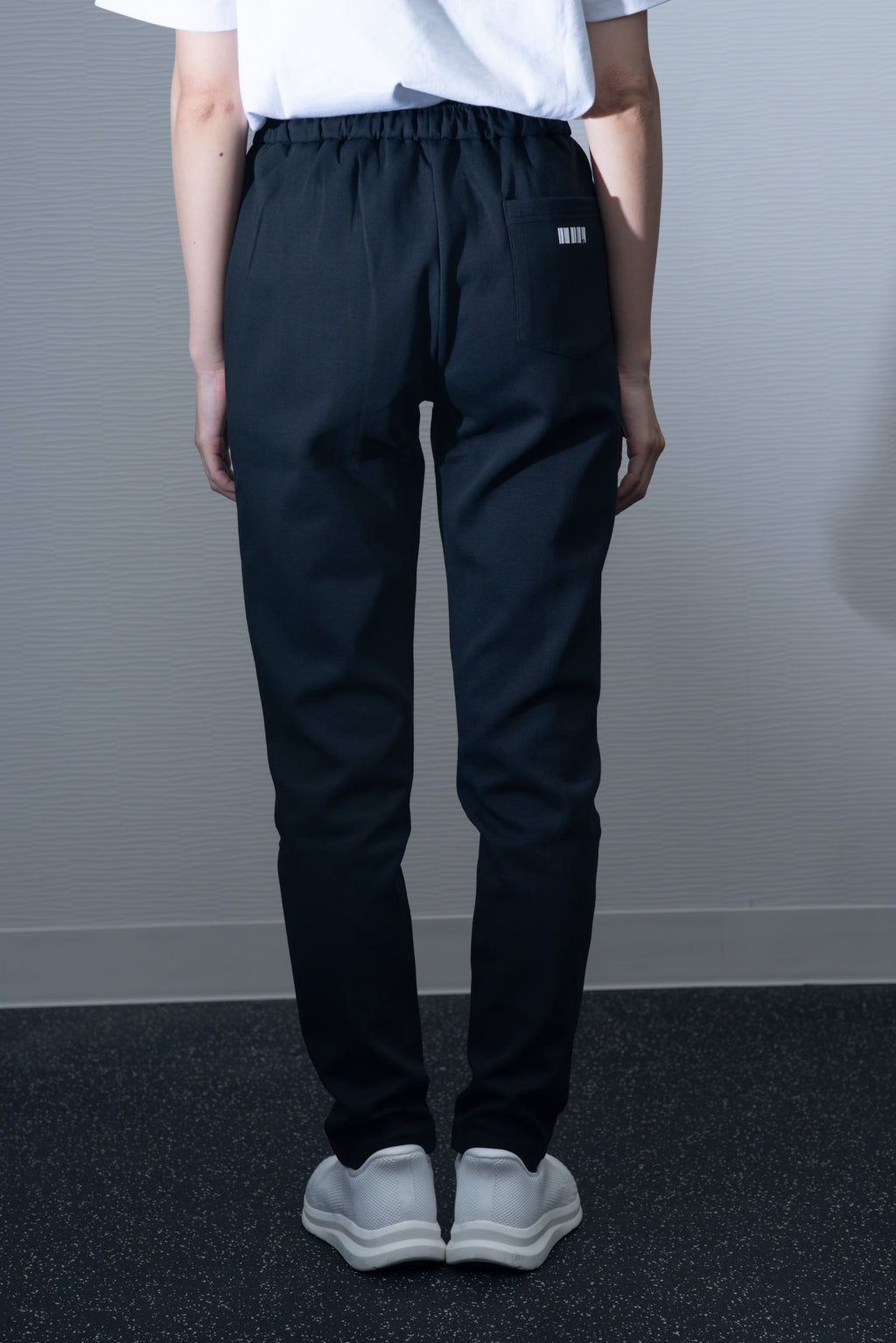 スラックススタイルカジュアルパンツ [Black]