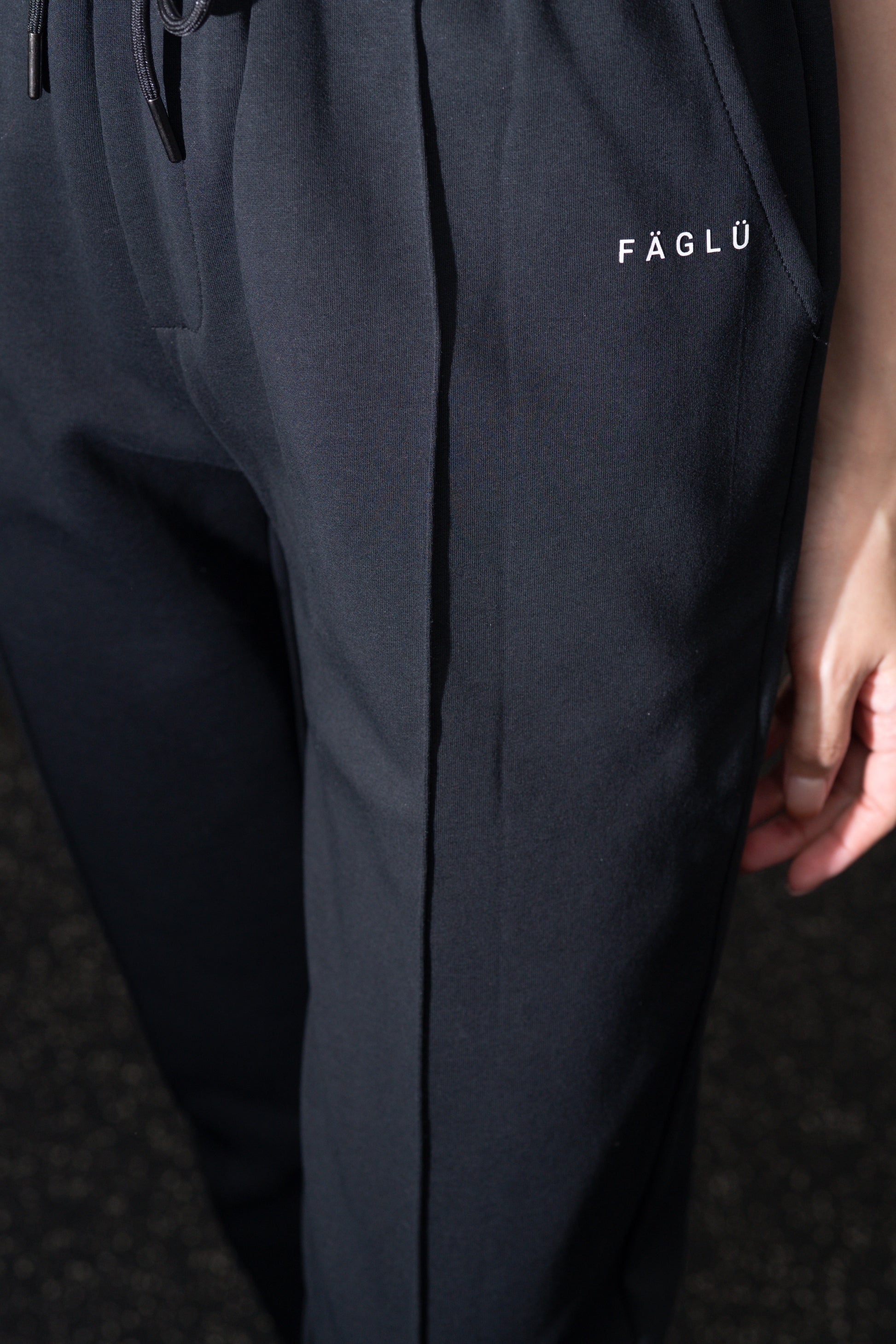 スラックススタイルカジュアルパンツ [Black]